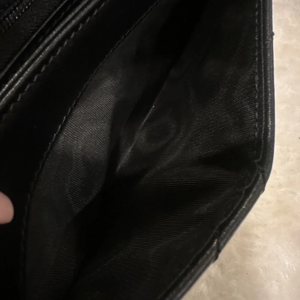 GUCCI GG MARMONT CONTINENTAL WALLET - Picture 9 of 13